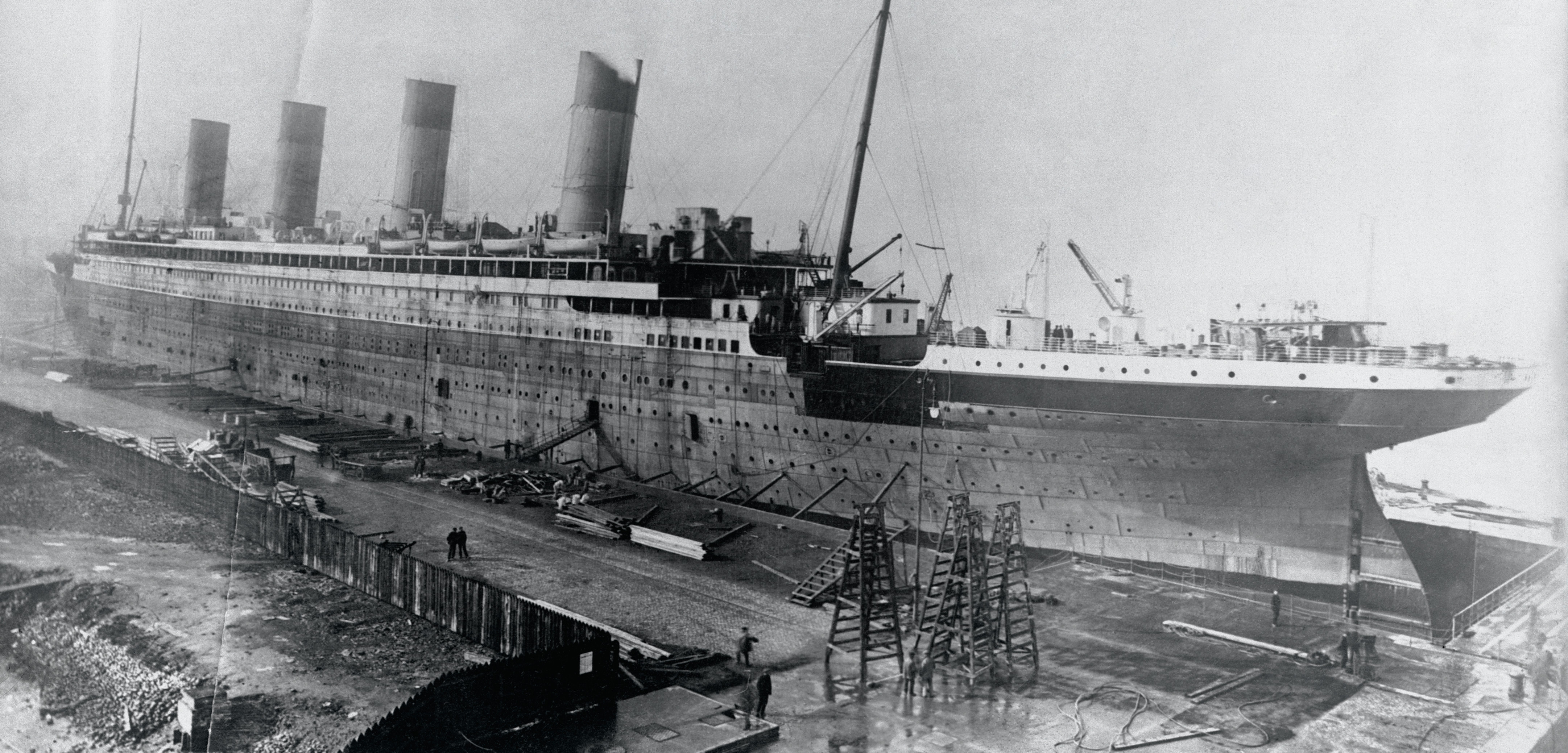 Workers build the S.S. Olympic, one of the Titanic’s sister ships. Photo by Bettmann/Corbis