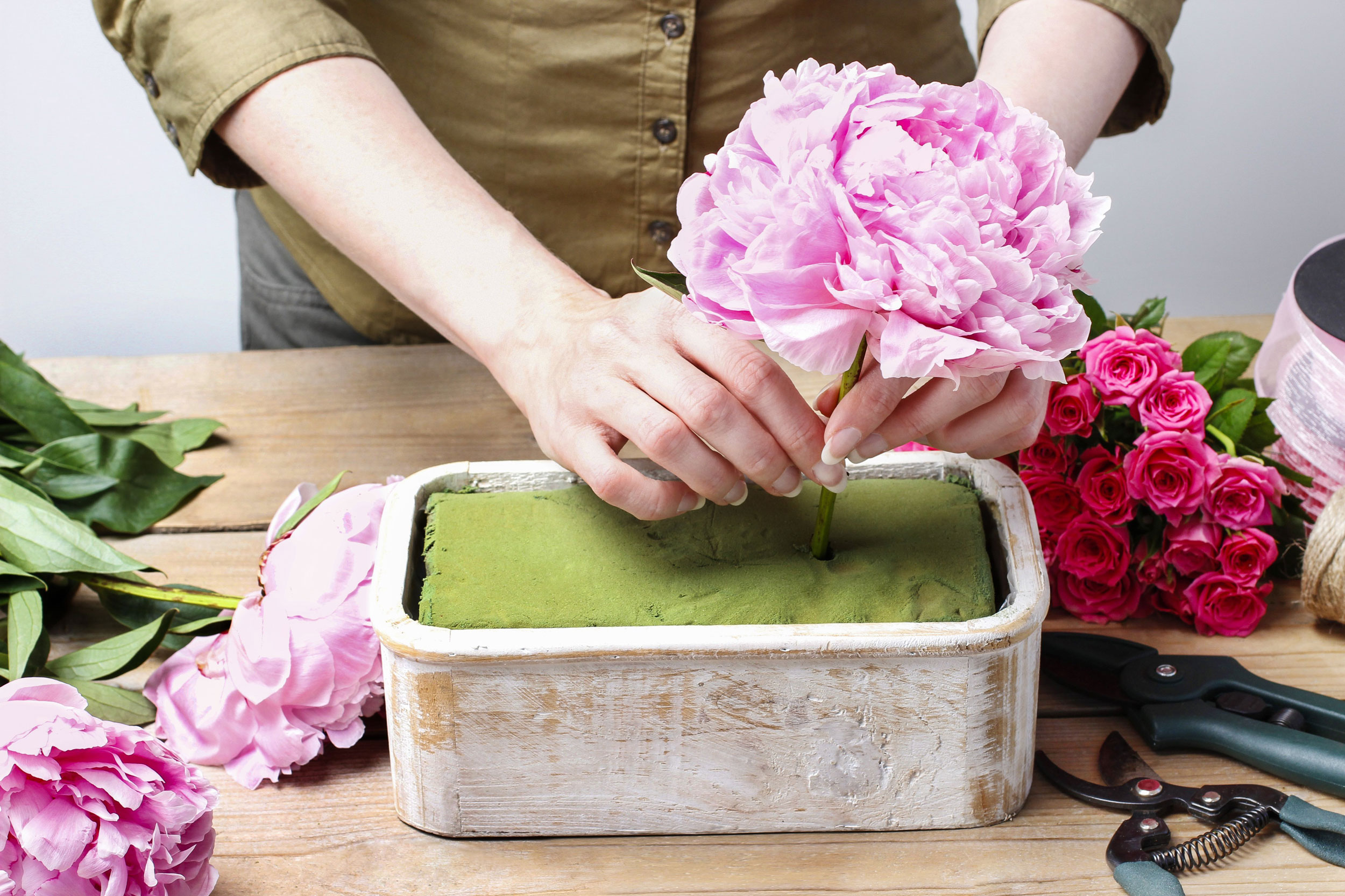 How to Use Moss as a Foam-Free Floral Mechanic