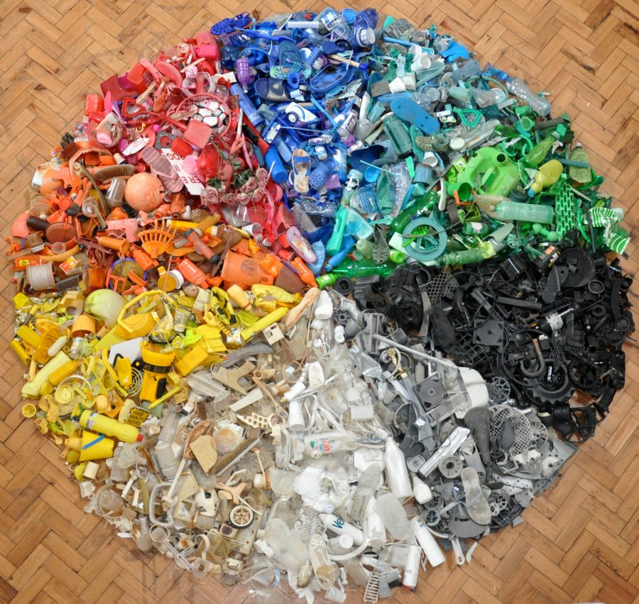 This circular installation, with a four-meter diameter, shows a color-coded cross section of garbage from a beach in Suffolk, England. Photo courtesy of Fran Crowe