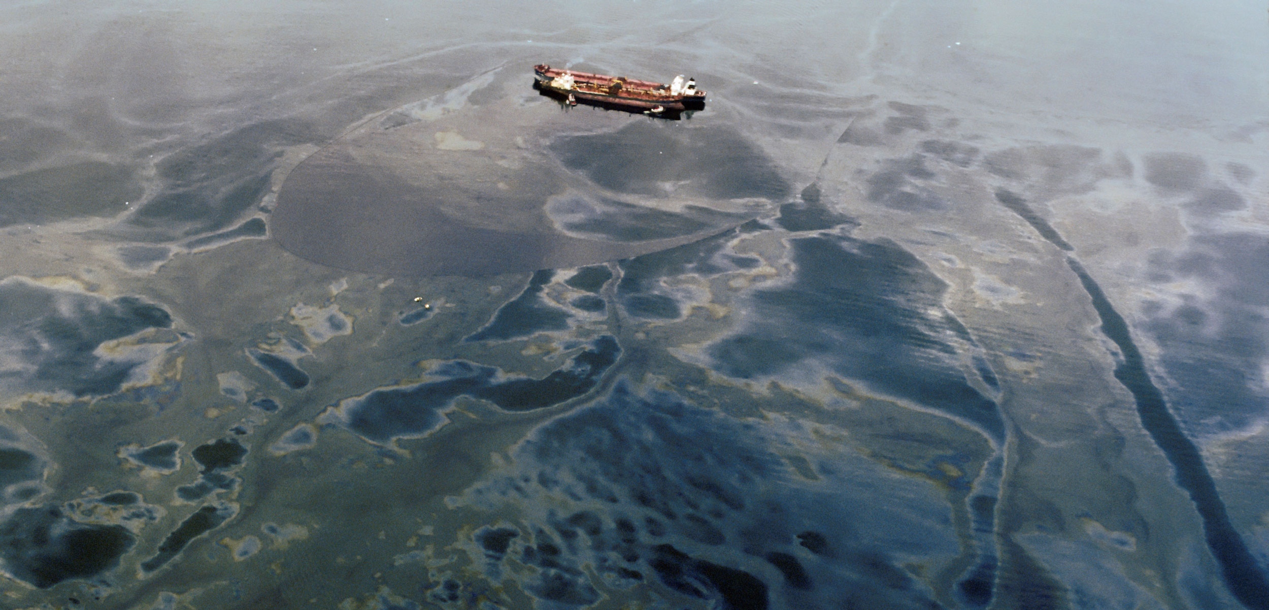 aerial photo of the Exxon Valdez oil spill