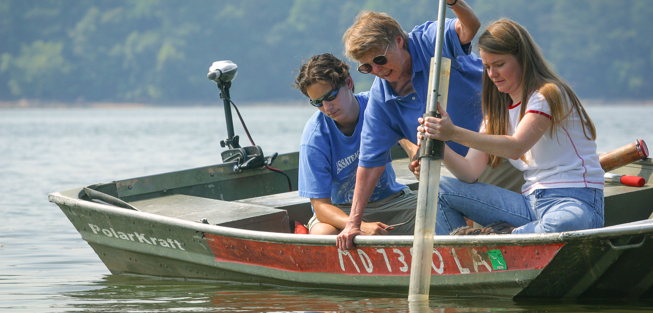 When scientists discovered that the Chesapeake Bay—one of the world’s largest estuaries—was dying in the 1970s, Grace Brush (middle) and her students and colleagues set out to find out why. Photo by Skip Brown