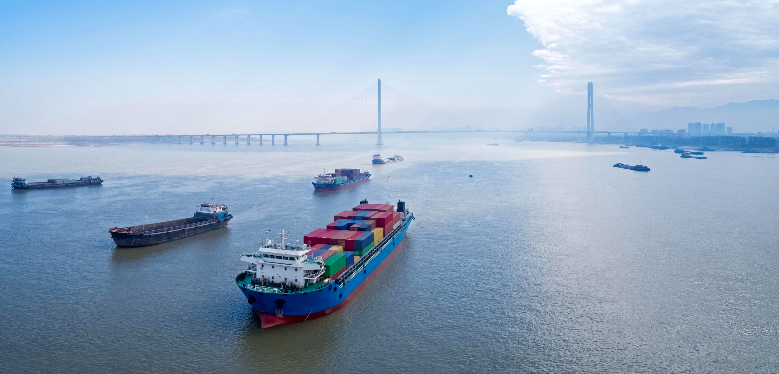 container ships on yangtze river