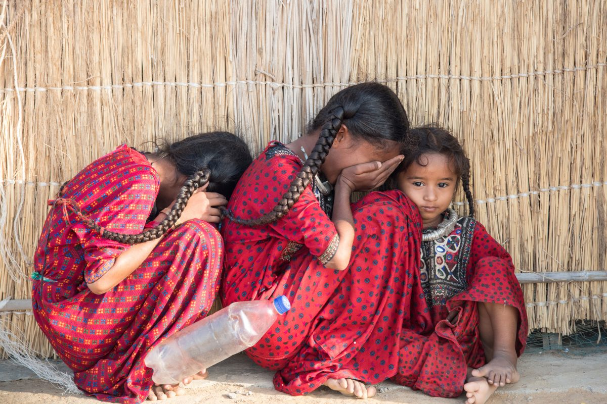 Girls from a Fakirani Jat camel-herding family in Dragavandh, Kachchh
