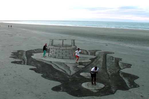 Sand art by Constanza Nightingale and David Rendu